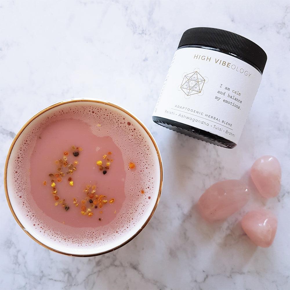 Ontspannende roos vanille moon milk met adaptogenen